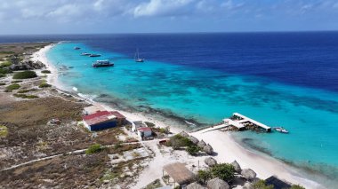 Hollanda 'daki Willemstad Curacao' da küçük bir Curacao. Plaj manzarası. Karayip Adası. Hollanda 'daki Willemstad Curacao. Deniz Burnu Açık Hava. Doğa Turizmi.