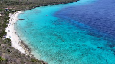Hollanda 'daki Willemstad' da Porto Marie Plajı Curacao. Plaj manzarası. Karayip Adası. Hollanda 'daki Willemstad Curacao. Deniz Burnu Açık Hava. Doğa Turizmi.