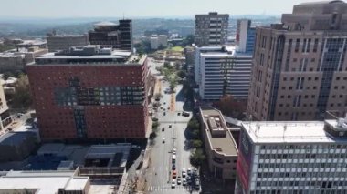 Johannesburg Skyline Güney Afrika 'da Johannesburg' da. Şehir merkezindeki şehir manzarası. İş Bölgesi Geçmişi. Güney Afrika 'da Johannesburg' da. High Rise Binaları. Şehir Simgesi.