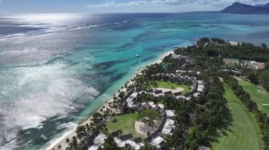 Mauritius Adası Mauritius 'taki Port Louis' deki Le Morne Plajı. Hint Okyanusu manzarası. Plaj cenneti. Mauritius Adası 'ndaki Port Louis. Deniz Burnu Açık Hava. Doğa Arkaplanı. Turizm Seyahati.