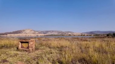 Kuzey Batı Afrika 'daki Pilanesberg Ulusal Parkı' nda Savannah Skyline. Afrika Hayvanları Peyzajı. Pilanesberg Ulusal Parkı. Pilanesberg Ulusal Parkı Kuzey Batı Güney Afrika 'da. Büyük Beş Hayvan.