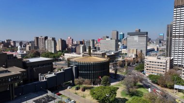 Johannesburg Skyline Güney Afrika 'da Johannesburg' da. Yüksek Binalar Peyzajı. Megacity Arkaplanı. Güney Afrika 'da Johannesburg' da. Şehir merkezinde. Şehir Açık Hava.