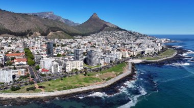 Güney Afrika Burnu 'ndaki Cape Town' da Yeşil Nokta. Kasaba manzarası. Sahil şehri manzarası. Cape Town Batı Cape Güney Afrika 'da. Turizm Seyahati. Şehir merkezi Skyline.