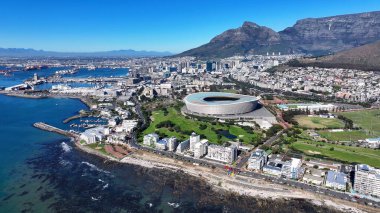 Cape Town, Cape Town, Güney Afrika Cape Town 'da. Masa Dağı manzarası. Şehir merkezinde. Cape Town Batı Cape Güney Afrika 'da. Turizm Seyahati. Büyüleyici Skyline.