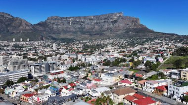 Cape Town 'da şehir merkezinde, Güney Afrika Burnu' nda. Kasaba manzarası. Sahil şehri manzarası. Cape Town Batı Cape Güney Afrika 'da. Turizm Seyahati. Şehir merkezi Skyline.