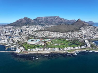 Cape Town, Cape Town, Güney Afrika Cape Town 'da. Masa Dağı manzarası. Şehir merkezinde. Cape Town Batı Cape Güney Afrika 'da. Turizm Seyahati. Büyüleyici Skyline.