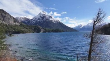 Bariloche Skyline Rio Negro Arjantin 'deki San Carlos de Bariloche' de. Karlı Dağlar. Chico Circuit. Geçmişe Seyahat. Bariloche Skyline Rio Negro Arjantin 'de San Carlos de Bariloche' de.