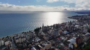 Rio Negro Arjantin Bariloche Bariloche Katedrali. Ortaçağ Kilisesi. Şehir merkezi sahnesi. Çarpıcı şehir manzarası. Bariloche Katedrali Rio 'daki Bariloche Zenci Arjantin.
