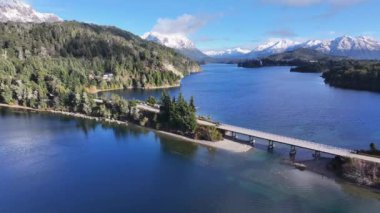 Rio Negro Arjantin 'deki San Carlos de Bariloche' de Chico Circuit. Karlı Dağlar. Chico Circuit. Tatil seyahatleri. Chico Circuit San Carlos De Bariloche Rio Zenci Arjantin 'de.