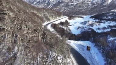 Arjantin 'in sonundaki Ushuaia' da Patagonya silueti. Karlı Dağlar. Buzul Manzarası. Arjantin 'in sonu. Kış Yolculuğu. Patagonya Ushuaia 'da Dünya' nın Sonu Arjantin 'de.