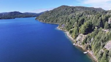Rio Negro Arjantin 'deki San Carlos de Bariloche' de Chico Circuit. Karlı Dağlar. Chico Circuit. Tatil seyahatleri. Chico Circuit San Carlos De Bariloche Rio Zenci Arjantin 'de.
