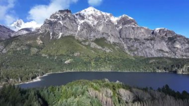 Bariloche Skyline Rio Negro Arjantin 'deki San Carlos de Bariloche' de. Karlı Dağlar. Chico Circuit. Geçmişe Seyahat. Bariloche Skyline Rio Negro Arjantin 'de San Carlos de Bariloche' de.