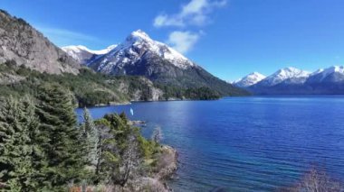 Bariloche Skyline Rio Negro Arjantin 'deki San Carlos de Bariloche' de. Karlı Dağlar. Chico Circuit. Geçmişe Seyahat. Bariloche Skyline Rio Negro Arjantin 'de San Carlos de Bariloche' de.