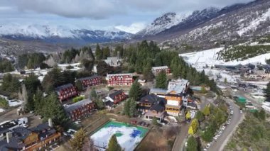 Bariloche Skyline Rio Negro Arjantin 'deki San Carlos de Bariloche' de. Karlı Dağlar. Kar Manzarası. Kış Yolculuğu. Bariloche Skyline Rio Negro Arjantin 'de San Carlos de Bariloche' de.
