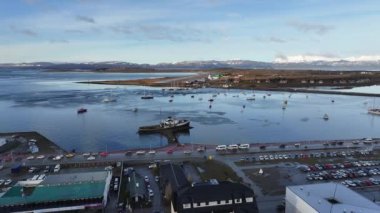 Patagonya Şehri Ushuaia, Fin Del Mundo Arjantin. Doğa manzarası. Geçmişe Seyahat. Fin Del Mundo Arjantin. Şehir merkezindeki şehir manzarası. Patagonya Şehri Ushuaia Fin Del Mundo Arjantin.