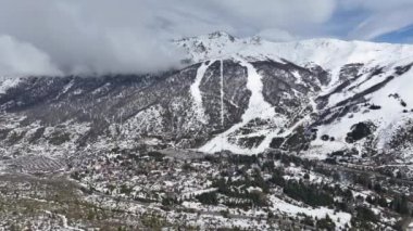 Bariloche Skyline Rio Negro Arjantin 'deki San Carlos de Bariloche' de. Karlı Dağlar. Kar Manzarası. Kış Yolculuğu. Bariloche Skyline Rio Negro Arjantin 'de San Carlos de Bariloche' de.