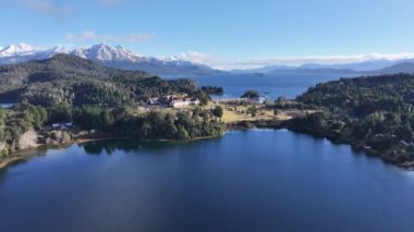 Rio Negro Arjantin 'deki San Carlos de Bariloche' de Chico Circuit. Karlı Dağlar. Chico Circuit. Tatil seyahatleri. Chico Circuit San Carlos De Bariloche Rio Zenci Arjantin 'de.