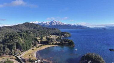 Rio Negro Arjantin 'deki San Carlos de Bariloche' de Chico Circuit. Karlı Dağlar. Chico Circuit. Tatil seyahatleri. Chico Circuit San Carlos De Bariloche Rio Zenci Arjantin 'de.