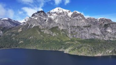 Rio Negro Arjantin 'deki San Carlos de Bariloche' de Chico Circuit. Karlı Dağlar. Chico Circuit. Tatil seyahatleri. Chico Circuit San Carlos De Bariloche Rio Zenci Arjantin 'de.