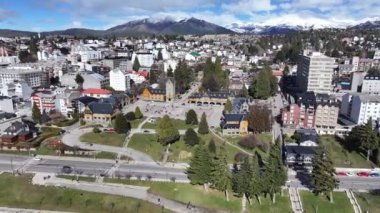 Rio Negro Arjantin Bariloche Şehir Merkezi. Ünlü Turistik Meydanı. Şehir merkezinde. Çarpıcı şehir manzarası. Rio Negro Arjantin Bariloche Şehir Merkezi.