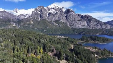 Rio Negro Arjantin 'deki San Carlos de Bariloche' de Chico Circuit. Karlı Dağlar. Chico Circuit. Tatil seyahatleri. Chico Circuit San Carlos De Bariloche Rio Zenci Arjantin 'de.