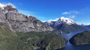 Rio Negro Arjantin 'deki San Carlos de Bariloche' de Chico Circuit. Karlı Dağlar. Chico Circuit. Tatil seyahatleri. Chico Circuit San Carlos De Bariloche Rio Zenci Arjantin 'de.