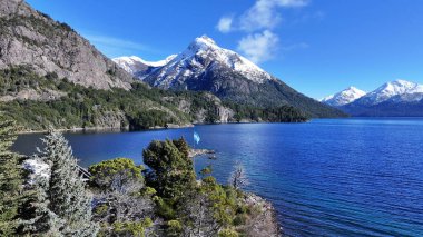 Rio Negro Arjantin 'deki San Carlos de Bariloche' de Chico Circuit. Karlı Dağlar. Chico Circuit. Tatil seyahatleri. Chico Circuit San Carlos De Bariloche Rio Zenci Arjantin 'de.