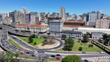 Porto Alegre Skyline Rio Grande Do Sul Brezilya 'daki Porto Alegre' de. Highrise Binaları. Metropolis Manzarası. Güzel güneşli bir gün. Porto Alegre Skyline Rio Grande Do Sul Brezilya 'daki Porto Alegre' de.
