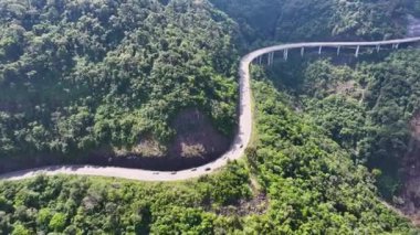 Itati Brezilya. Rio Grande Do Sul Brezilya 'daki Itati' deki Sun Route Yolu. Canyons Manzarası. Yeşil Vadi Sahnesi. Doğa Arkaplanı. Rio Grande Do Sul Brezilya 'daki Itati' de Güneş Yolu.