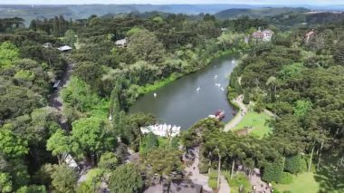 Gramado Brezilya. Rio Grande Do Sul Brezilya 'daki Gramado' da Lago Negro. State Park Peyzajı. Turizm Seyahati. Doğa Parkı. Rio Grande Do Sul Brezilya 'daki Gramado' da Lago Negro. Botanik Manzarası.