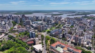 Porto Alegre Skyline Rio Grande Do Sul Brezilya 'daki Porto Alegre' de. Highrise Binaları. Metropolis Manzarası. Güzel güneşli bir gün. Porto Alegre Skyline Rio Grande Do Sul Brezilya 'daki Porto Alegre' de.