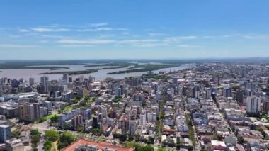 Porto Alegre Skyline Rio Grande Do Sul Brezilya 'daki Porto Alegre' de. Şehir merkezinde. Highrise Binaları. Güzel şehir Skyline. Porto Alegre Skyline Rio Grande Do Sul Brezilya 'daki Porto Alegre' de.