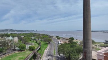 Rio Grande Do Sul Brezilya 'daki Porto Alegre' deki Gasometro binası. Şehir merkezinde. Landmark Binası. Güzel şehir Skyline. Rio Grande Do Sul Brezilya 'daki Porto Alegre' deki Gasometro Binası.