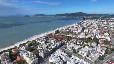 Santa Catarina Brezilya 'daki Florianopolis' te Jurere Internacional. Sahil Skyline. Doğa manzarası. Yaz Gezisi. Santa Catarina Brezilya 'daki Florianopolis' te Jurere Internacional. Tropikal Manzara.