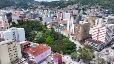 Florianopolis Skyline Santa Catarina Brezilya 'daki Florianopolis' te. Şehir Sahnesi. Şehir merkezinde. Şehir manzarası manzarası. Florianopolis Skyline Santa Catarina Brezilya 'daki Florianopolis' te. Turizm Tarihi Yer.