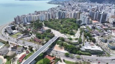 Florianopolis Skyline Santa Catarina Brezilya 'daki Florianopolis' te. Şehir Sahnesi. Şehir merkezinde trafik vardı. Şehir peyzajı. Florianopolis Skyline Santa Catarina Brezilya 'daki Florianopolis' te. Tarihi Binalar.