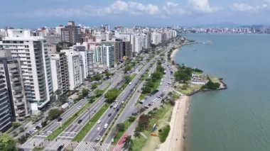 Florianopolis Skyline Santa Catarina Brezilya 'daki Florianopolis' te. Sahil şehri. Şehir merkezinde. Şehir manzarası manzarası. Florianopolis Skyline Santa Catarina Brezilya 'daki Florianopolis' te. Turizm Tarihi Yer.