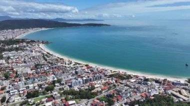 Bombinhas Skyline Santa Catarina Brezilya 'da Bombinhas' da. Sahil Skyline. Doğa manzarası. Yaz Gezisi. Bombinhas Skyline Santa Catarina Brezilya 'da Bombinhas' da. Tropikal Manzara.