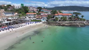 Bombinhas Skyline Santa Catarina Brezilya 'da Bombinhas' da. Sahil Skyline. Doğa manzarası. Yaz Gezisi. Bombinhas Skyline Santa Catarina Brezilya 'da Bombinhas' da. Tropikal Manzara.