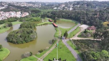 Curitiba Brezilya. Parana Brezilya Curitiba 'daki Tingui Parkı. State Park Peyzajı. Turizm Seyahati. Doğa Parkı. Parana Brezilya Curitiba 'daki Tingui Parkı. Botanik Manzarası.