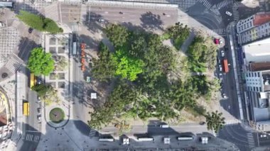 Curitiba Parana. Parana Brezilya 'daki Curitiba' da Tiradentes Meydanı. Turizm Tarihi Yer. Şehir merkezinde. Şehir peyzajı. Parana Brezilya 'daki Curitiba' da Tiradentes Meydanı. Meşhur Hedef.
