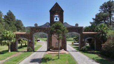 Morretes Parana. Estrada da Graciosa Parana Brezilya 'da Morretes' te. Tarihi Yol 'da. Dolambaçlı Peyzaj. Seyahat güzergahı. Estrada da Graciosa Parana Brezilya 'da Morretes' te. Tatil Turizmi.