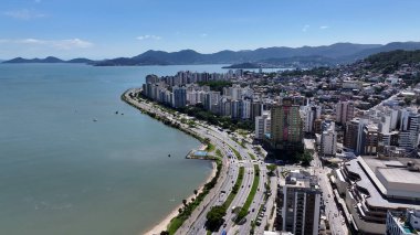 Santa Catarina Brezilya 'daki Florianopolis' in kuzey kıyısı. Sahil şehri. Şehir merkezinde. Şehir manzarası manzarası. Santa Catarina Brezilya 'daki Florianopolis' in kuzey kıyısı. Turizm Tarihi Yer.