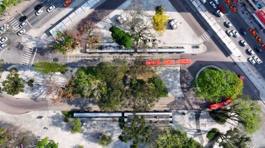 Curitiba Brezilya. Brezilya 'da Curitiba' da otobüs terminali. Turizm Tarihi Yer. Şehir merkezinde. Şehir peyzajı. Brezilya 'da Curitiba' da otobüs terminali. Meşhur Hedef.