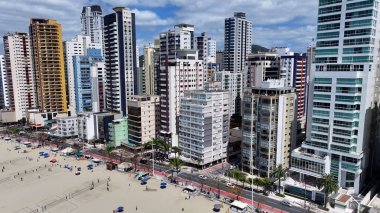 Santa Catarina Brezilya 'daki Balnear io Camboriu' da Atlantica Bulvarı. Şehir Hayatı Peyzajı. Highrise Binaları. Balnear io Camboriu 'da Atlantica Bulvarı Santa Catarina Brezilya.