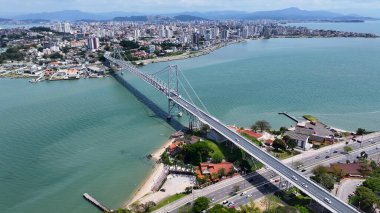Santa Catarina Brezilya 'daki Florianopolis' teki tarihi köprü. Sahil şehri. Şehir merkezinde. Şehir manzarası manzarası. Santa Catarina Brezilya 'daki Florianopolis' teki tarihi köprü. Tarihi Köprü.