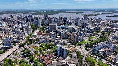 Porto Alegre Skyline Rio Grande Do Sul Brezilya 'daki Porto Alegre' de. Şehir merkezinde. Highrise Binaları. Güzel şehir Skyline. Porto Alegre Skyline Rio Grande Do Sul Brezilya 'daki Porto Alegre' de.
