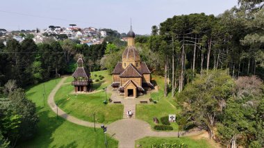 Curitiba Parana. Parana Brezilya Curitiba 'daki Tingui Parkı. Bahçe arazisi. Turistik cazibe. Şehir Parkı. Parana Brezilya Curitiba 'daki Tingui Parkı. Orman Ağaçları Sahnesi.