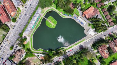 Rio Grande Do Sul Brezilya 'daki Gramado' da Joaquina Rita Bier Gölü. Manzaralı Göl Manzarası. Turistik cazibe. Şehir Parkı. Rio Grande Do Sul Brezilya 'daki Gramado' da Joaquina Rita Bier Gölü.