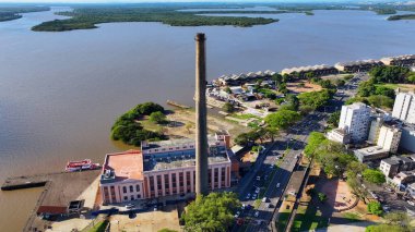 Rio Grande Do Sul Brezilya 'daki Porto Alegre' deki Gasometro tesisi. Landmark Binası. Şehir manzarası manzarası. Güzel Fabrika. Rio Grande Do Sul Brezilya 'daki Porto Alegre' deki Gasometro Fabrikası.